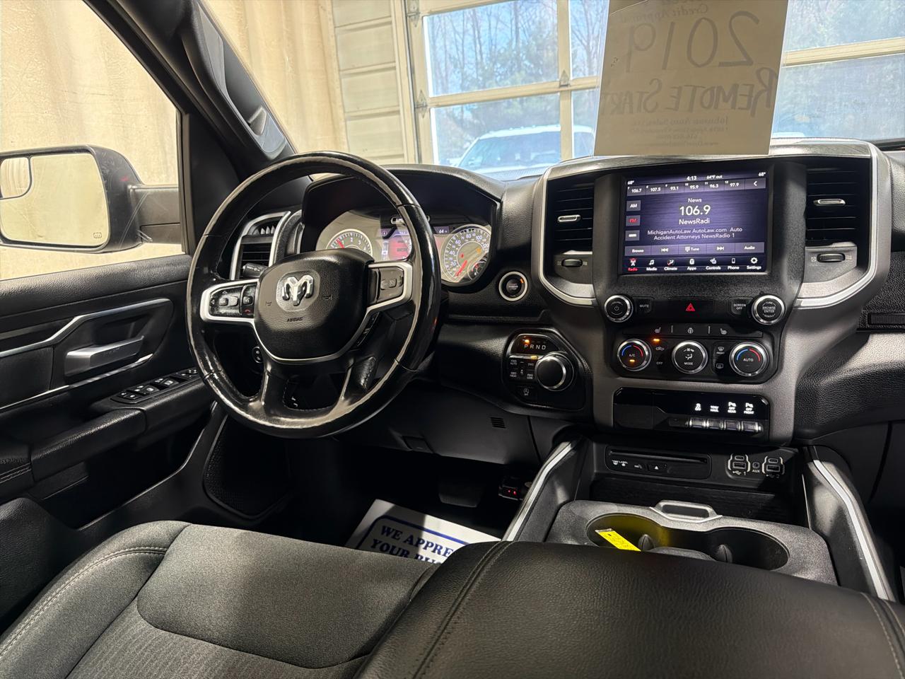 RAM 1500 Big Horn/Lone Star 4x4 Crew Cab 5'7" Box 2019