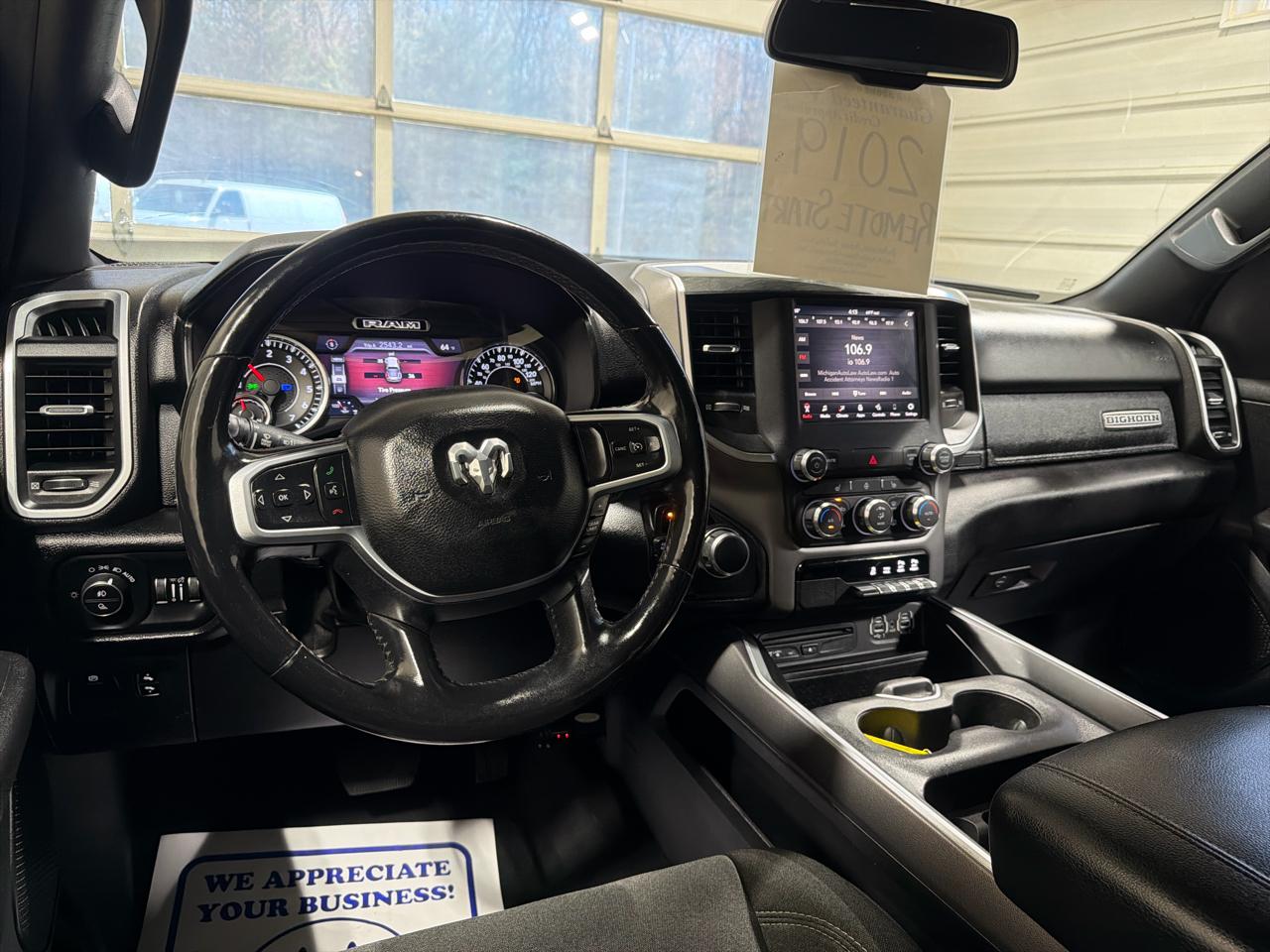RAM 1500 Big Horn/Lone Star 4x4 Crew Cab 5'7" Box 2019