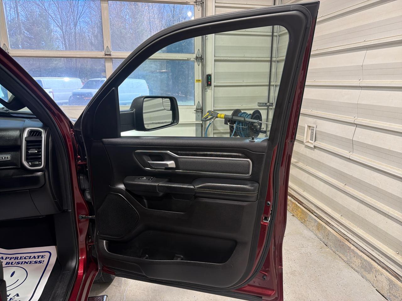 RAM 1500 Big Horn/Lone Star 4x4 Crew Cab 5'7" Box 2019