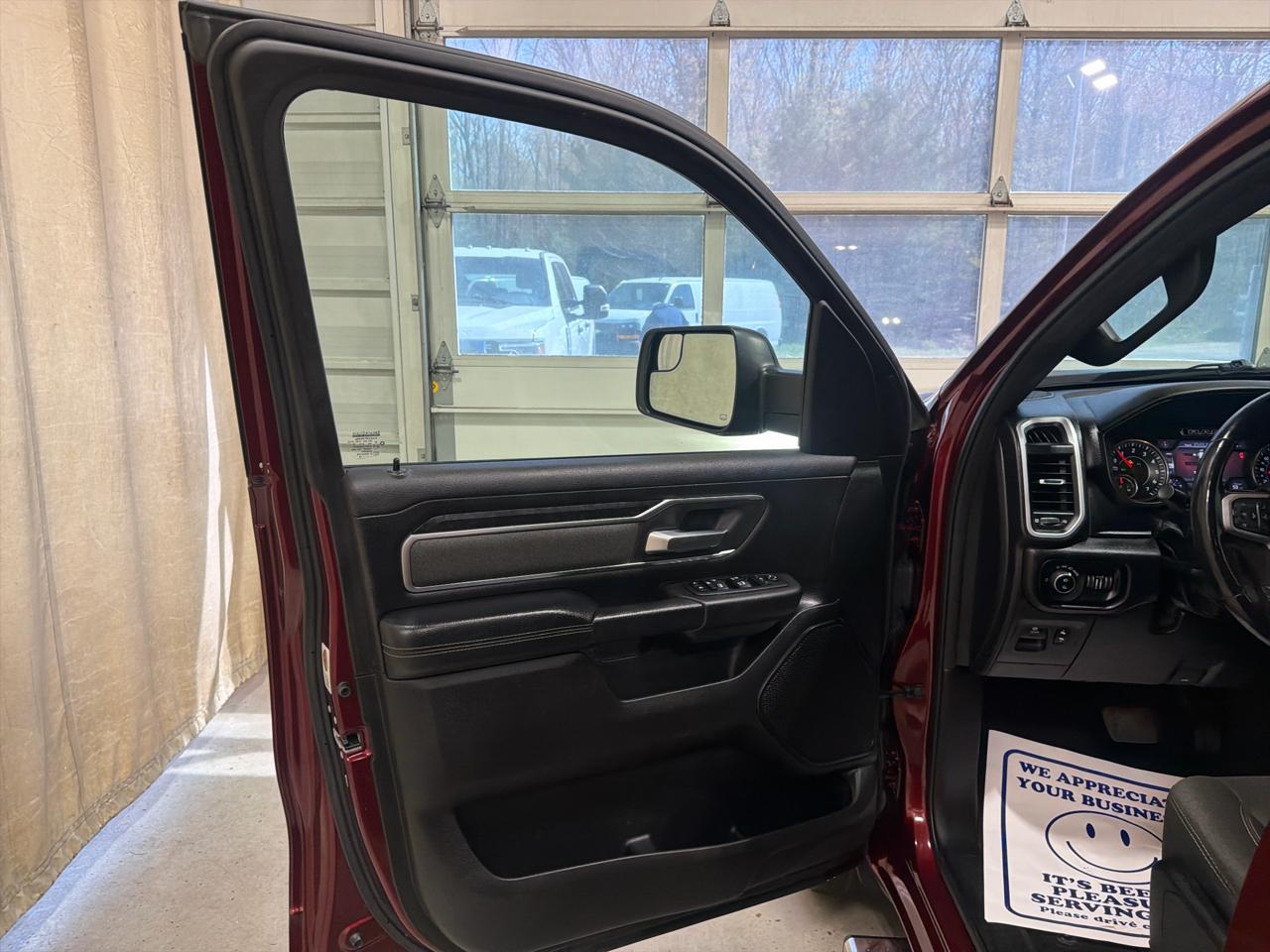 RAM 1500 Big Horn/Lone Star 4x4 Crew Cab 5'7" Box 2019
