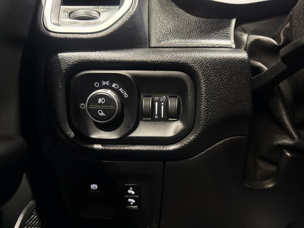 RAM 1500 Big Horn/Lone Star 4x4 Crew Cab 5'7" Box 2019