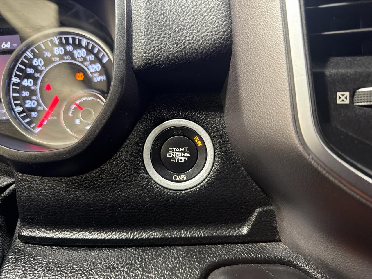 RAM 1500 Big Horn/Lone Star 4x4 Crew Cab 5'7" Box 2019