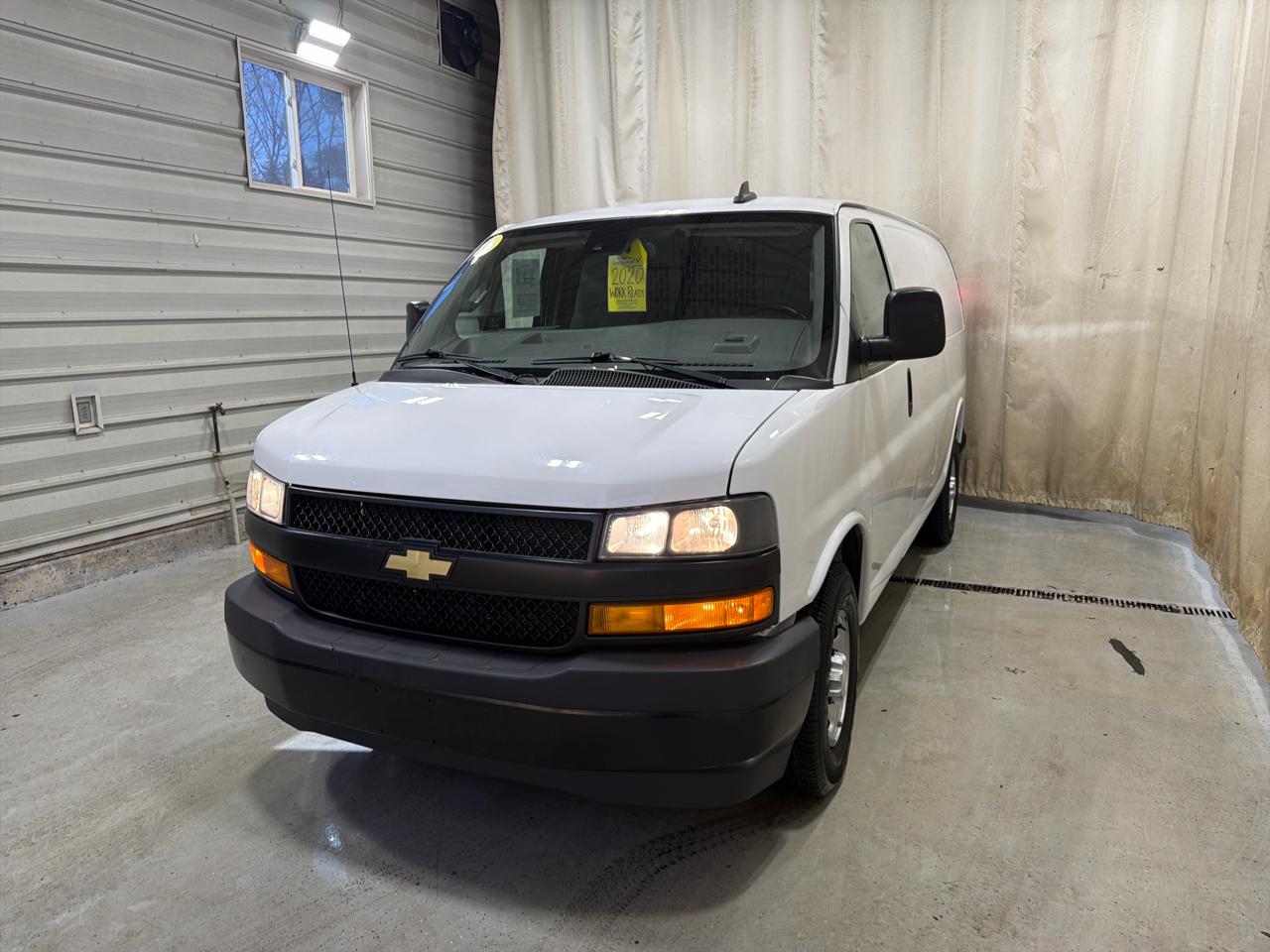 Chevrolet Express Cargo Van RWD 2500 135" 2020
