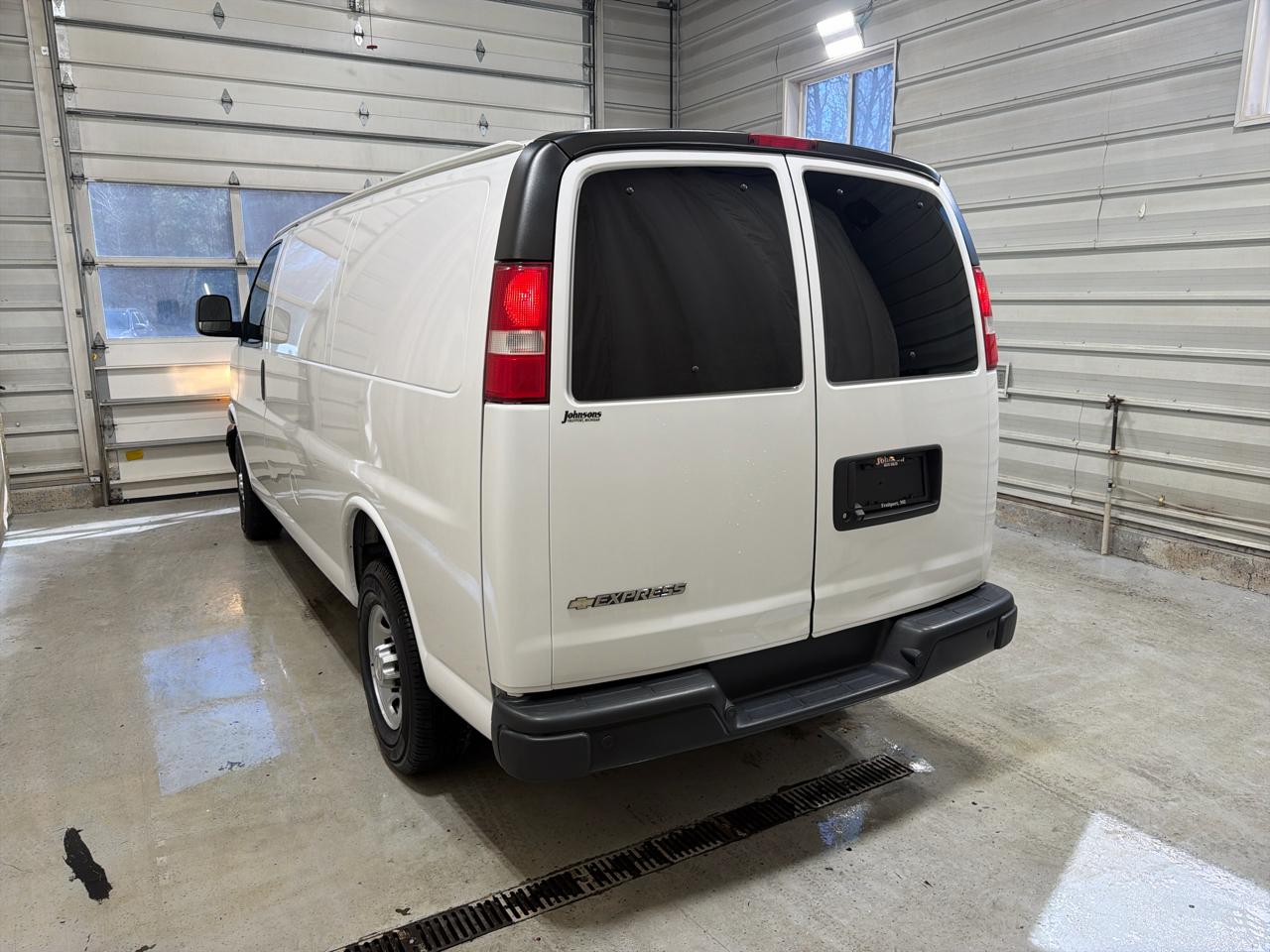 Chevrolet Express Cargo Van RWD 2500 135" 2020