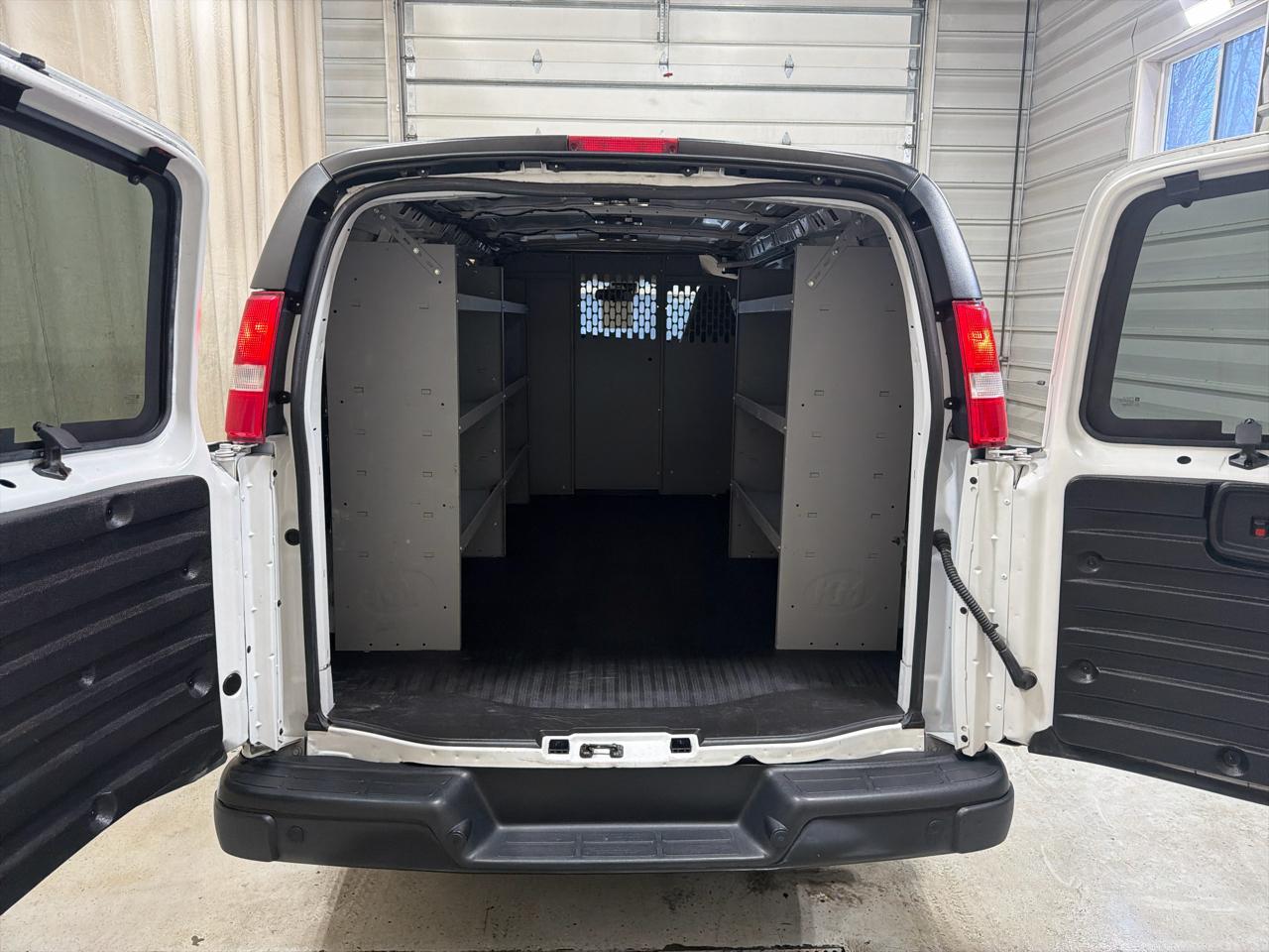 Chevrolet Express Cargo Van RWD 2500 135" 2020