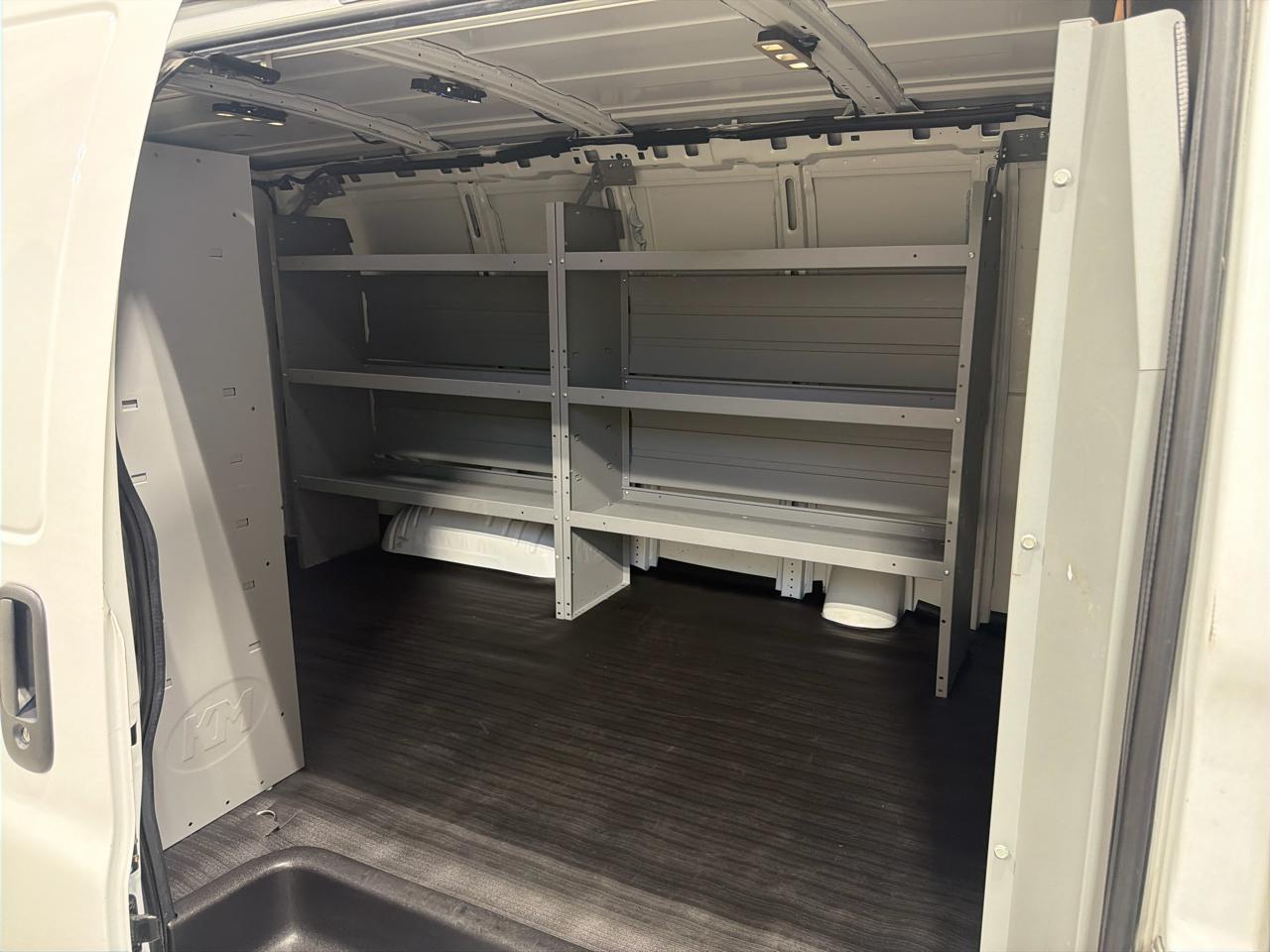 Chevrolet Express Cargo Van RWD 2500 135" 2020