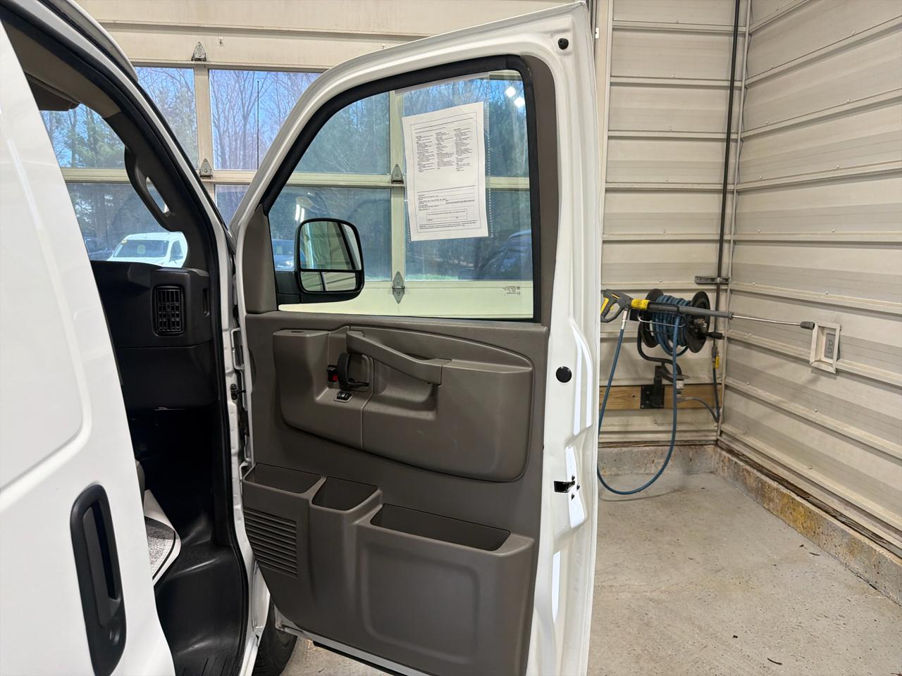 Chevrolet Express Cargo Van RWD 2500 135" 2020