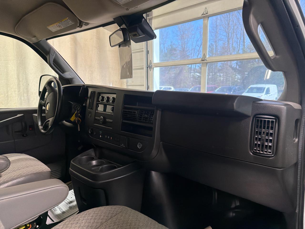 Chevrolet Express Cargo Van RWD 2500 135" 2020