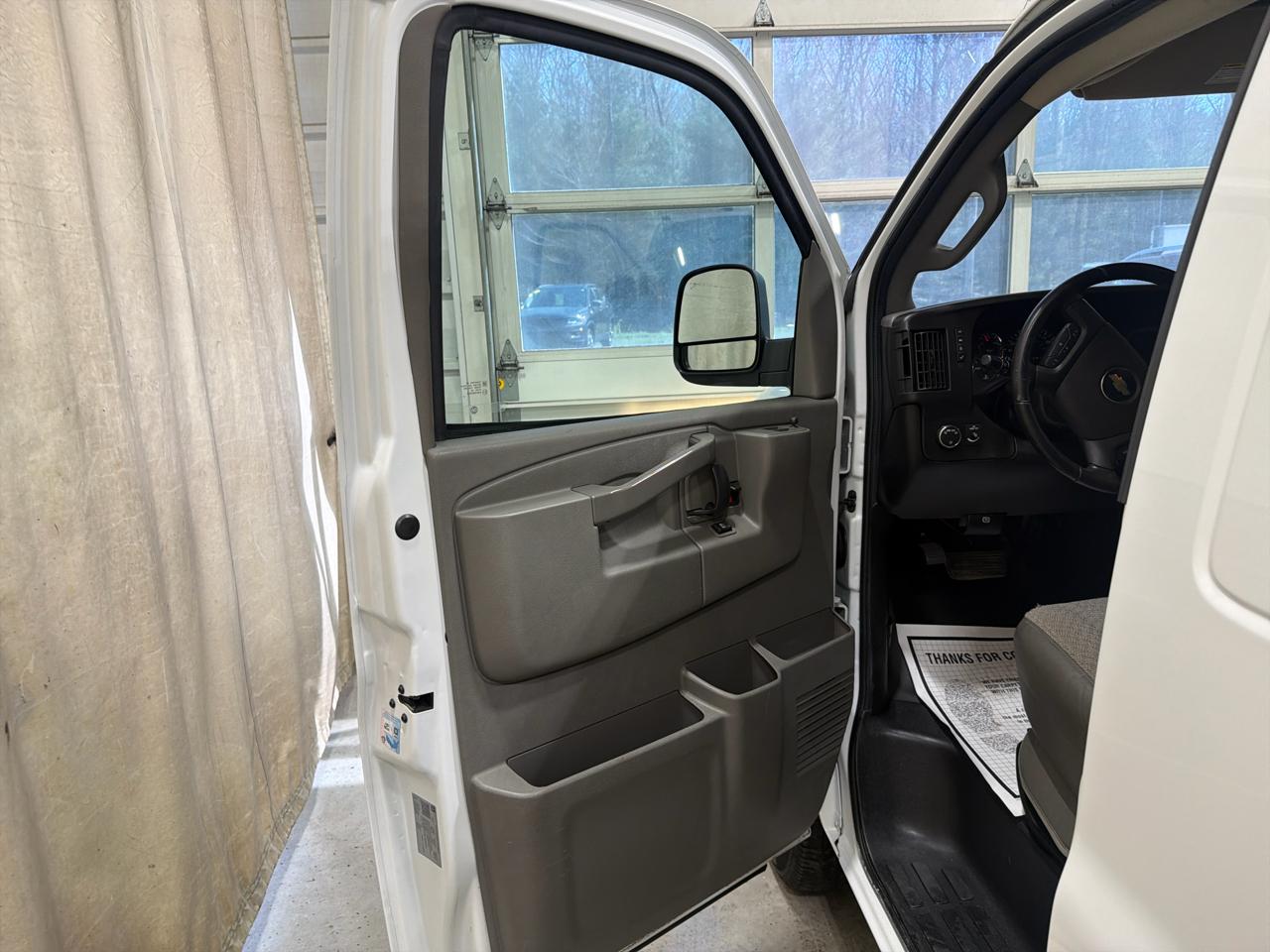 Chevrolet Express Cargo Van RWD 2500 135" 2020