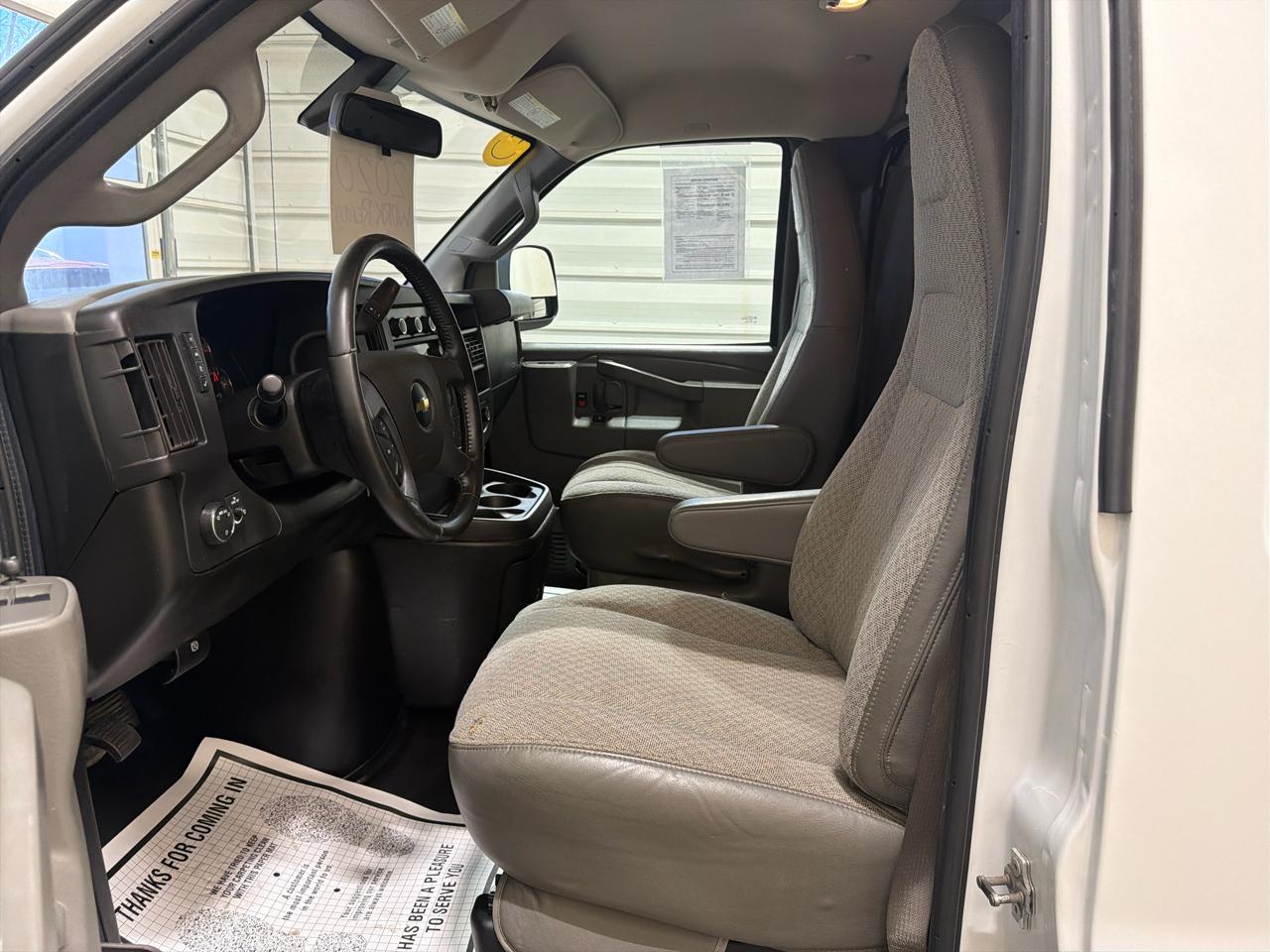 Chevrolet Express Cargo Van RWD 2500 135" 2020