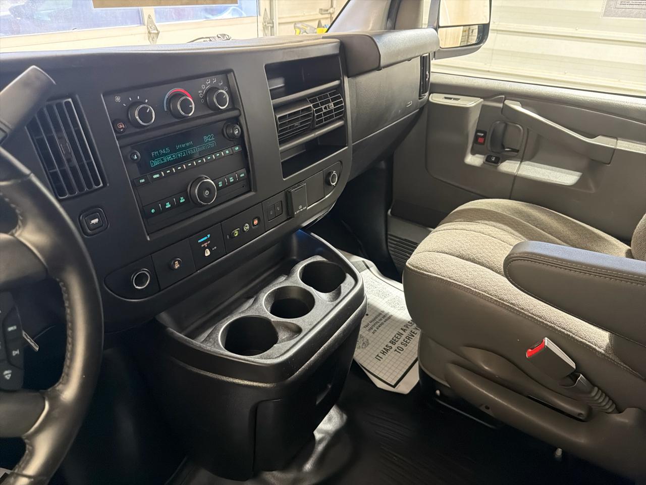 Chevrolet Express Cargo Van RWD 2500 135" 2020