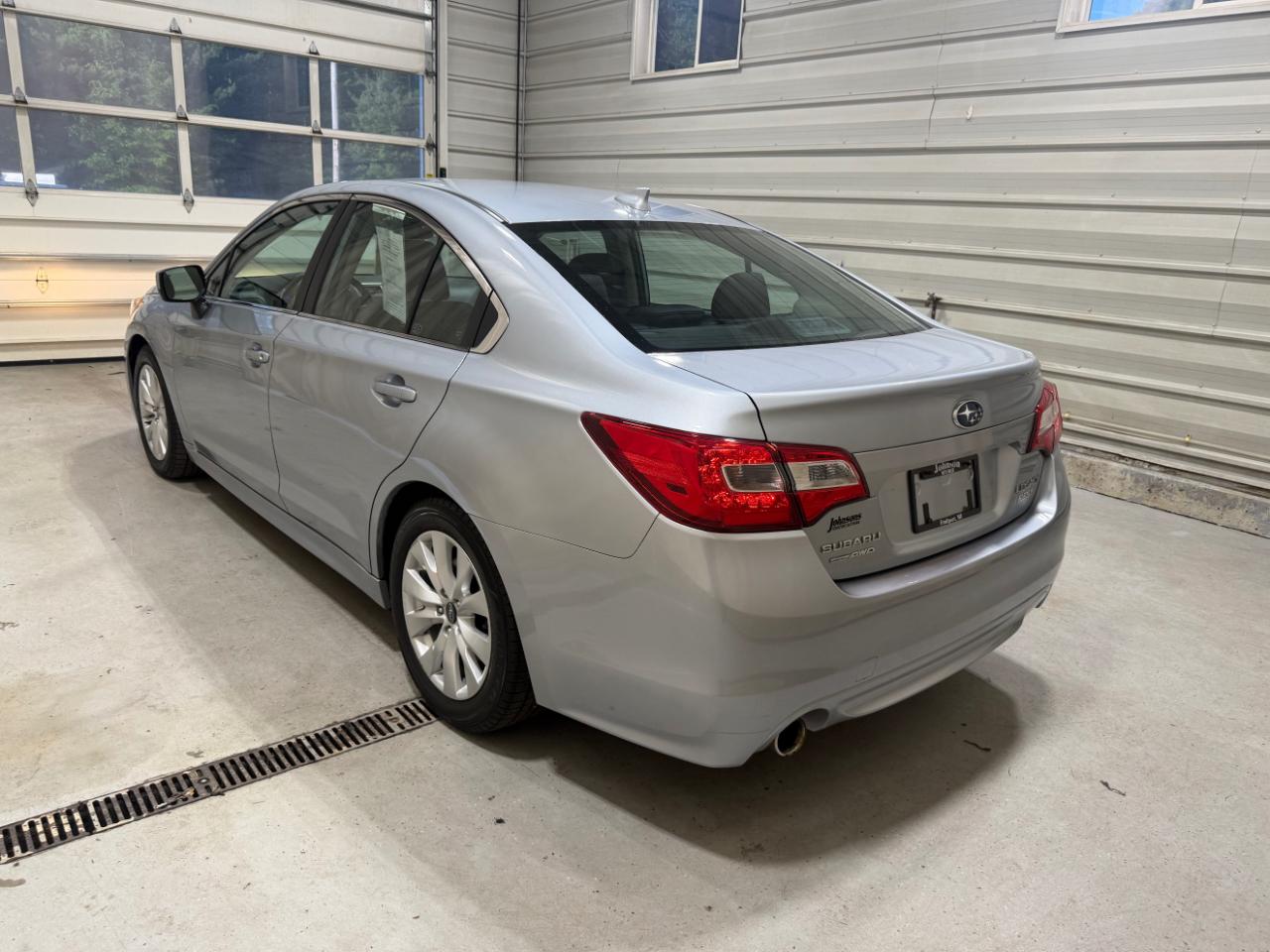 Subaru Legacy 4dr Sdn 2.5i Premium PZEV 2016
