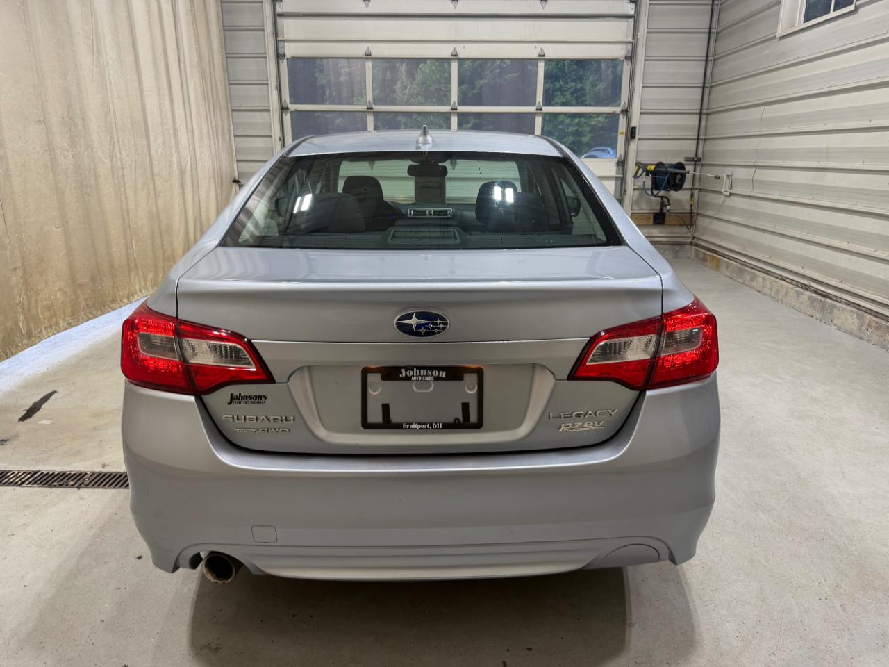 Subaru Legacy 4dr Sdn 2.5i Premium PZEV 2016