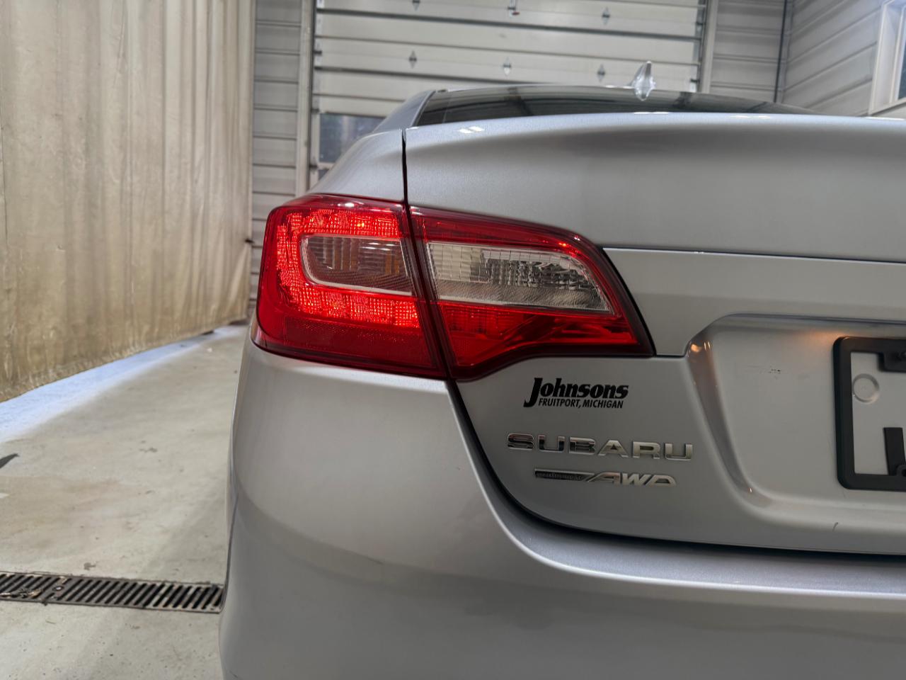 Subaru Legacy 4dr Sdn 2.5i Premium PZEV 2016