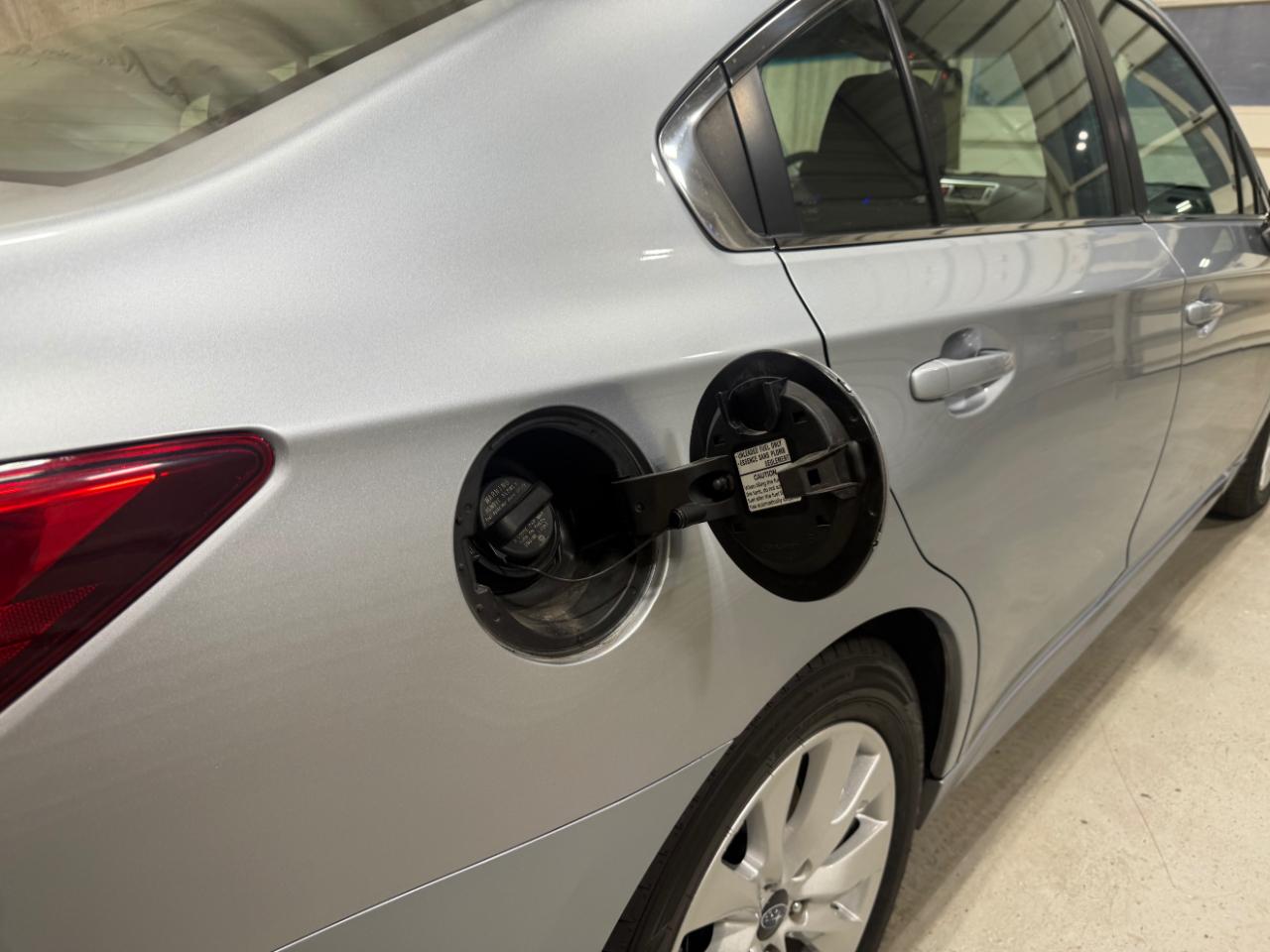 Subaru Legacy 4dr Sdn 2.5i Premium PZEV 2016