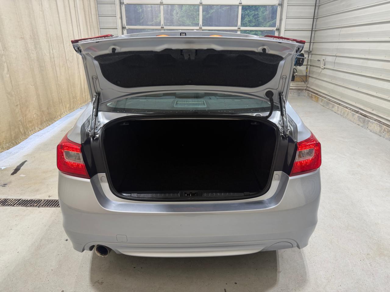 Subaru Legacy 4dr Sdn 2.5i Premium PZEV 2016