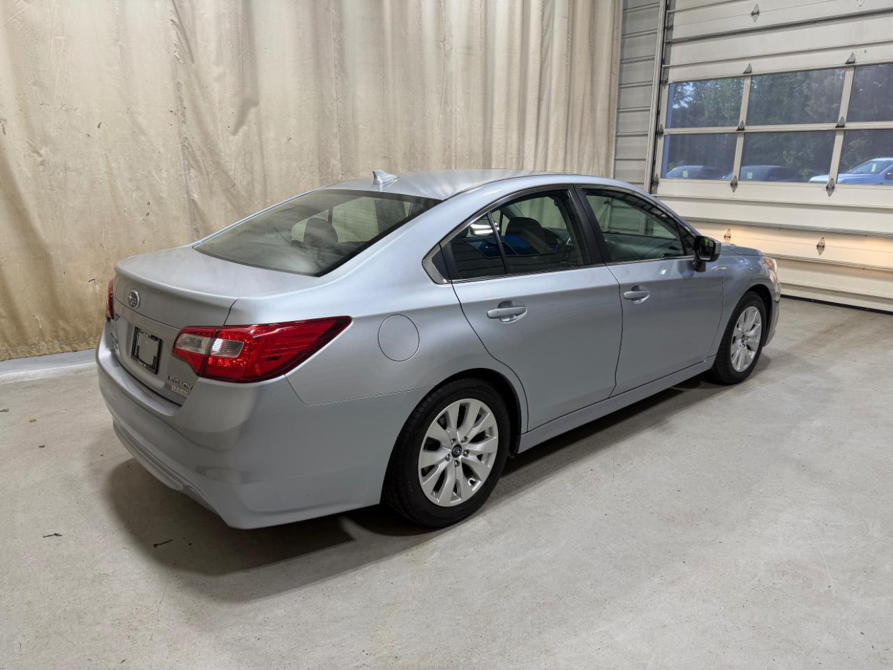 Subaru Legacy 4dr Sdn 2.5i Premium PZEV 2016