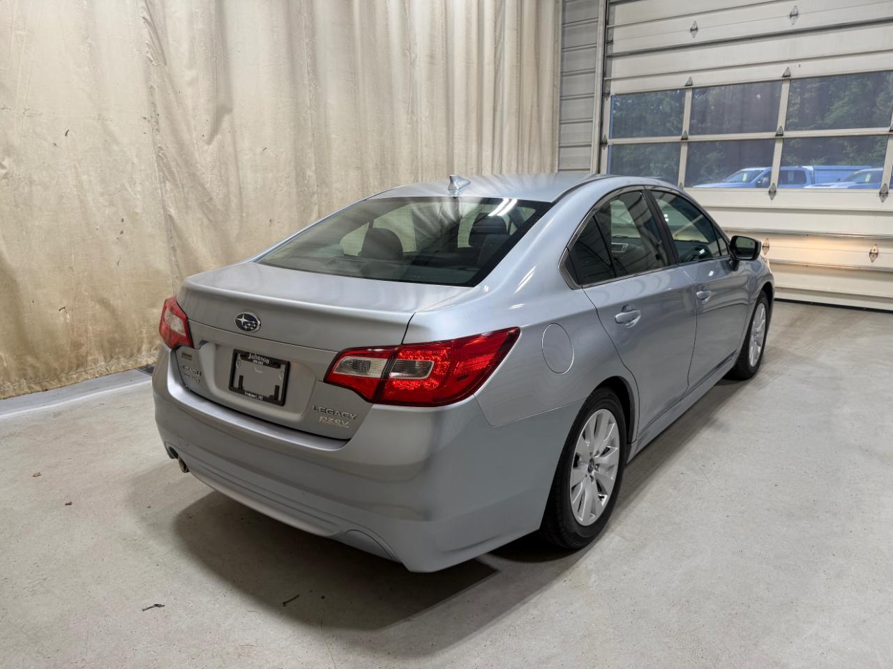 Subaru Legacy 4dr Sdn 2.5i Premium PZEV 2016