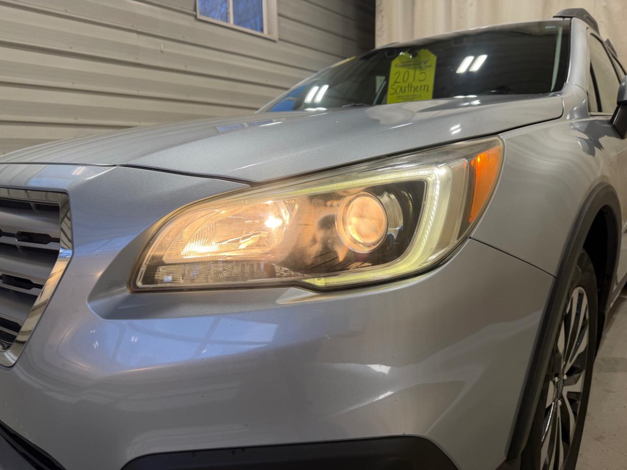 Subaru Outback 4dr Wgn 2.5i Limited 2015