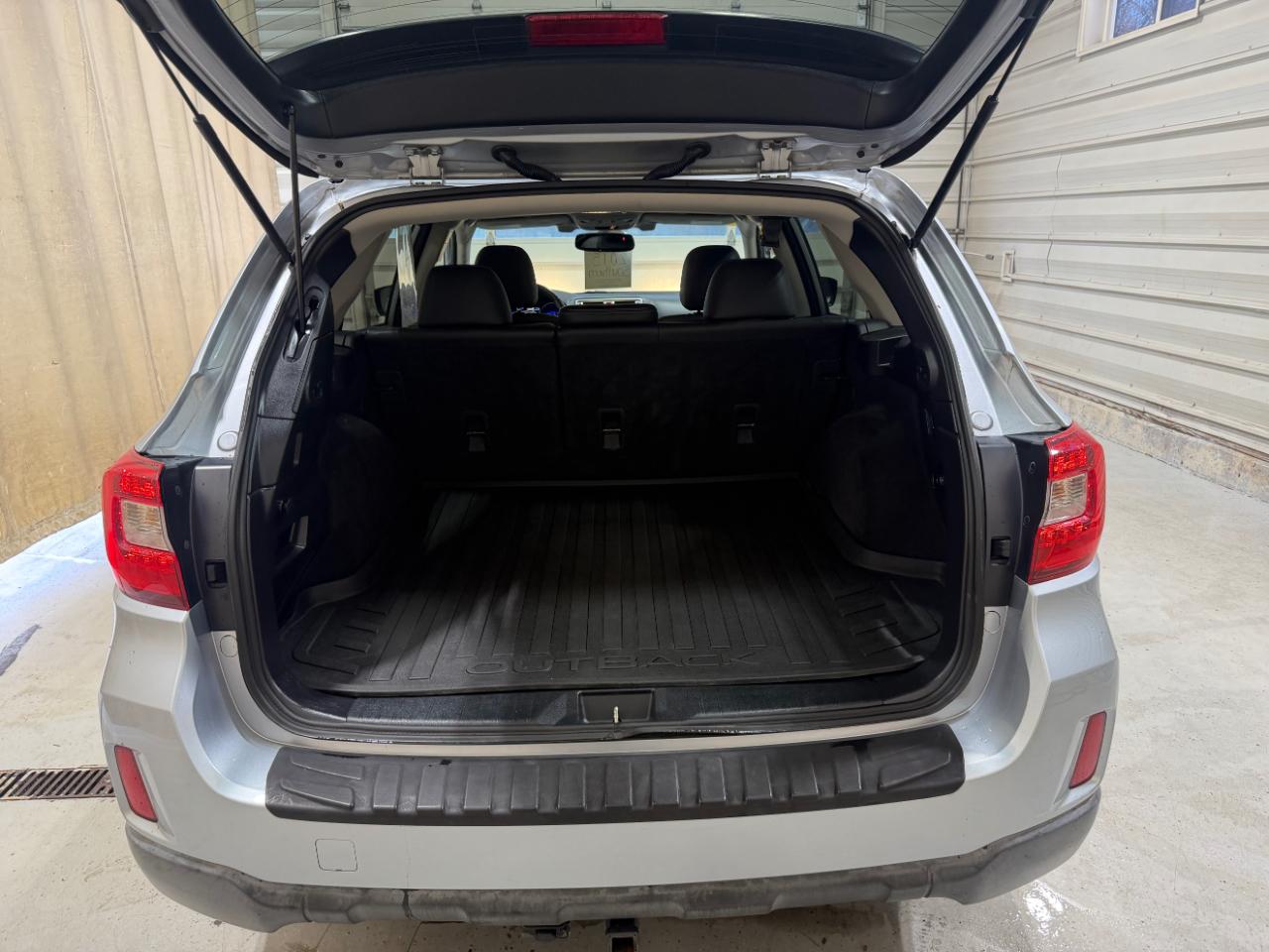 Subaru Outback 4dr Wgn 2.5i Limited 2015