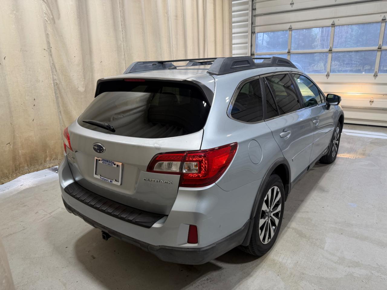 Subaru Outback 4dr Wgn 2.5i Limited 2015