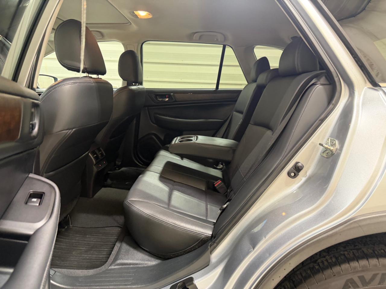 Subaru Outback 4dr Wgn 2.5i Limited 2015