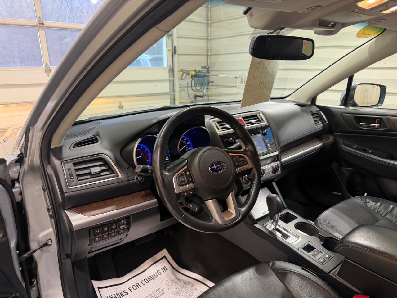Subaru Outback 4dr Wgn 2.5i Limited 2015
