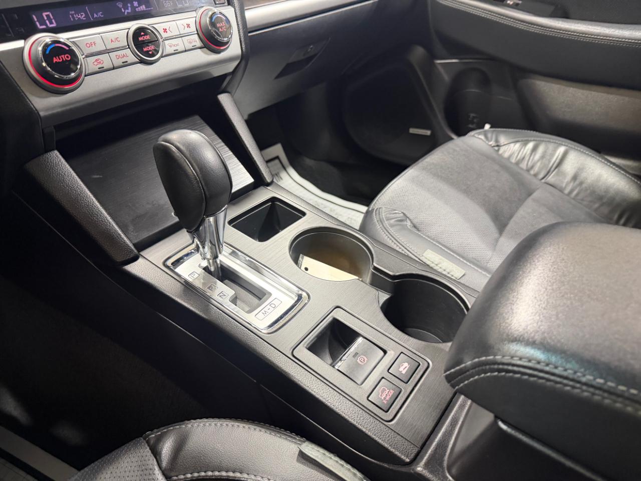 Subaru Outback 4dr Wgn 2.5i Limited 2015