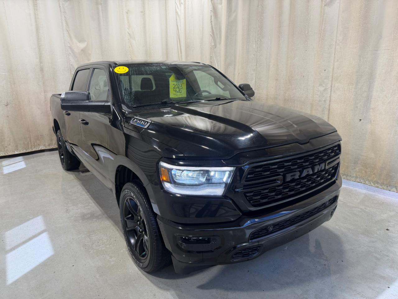 RAM 1500 Big Horn 4x4 Crew Cab 5'7" Box 2023