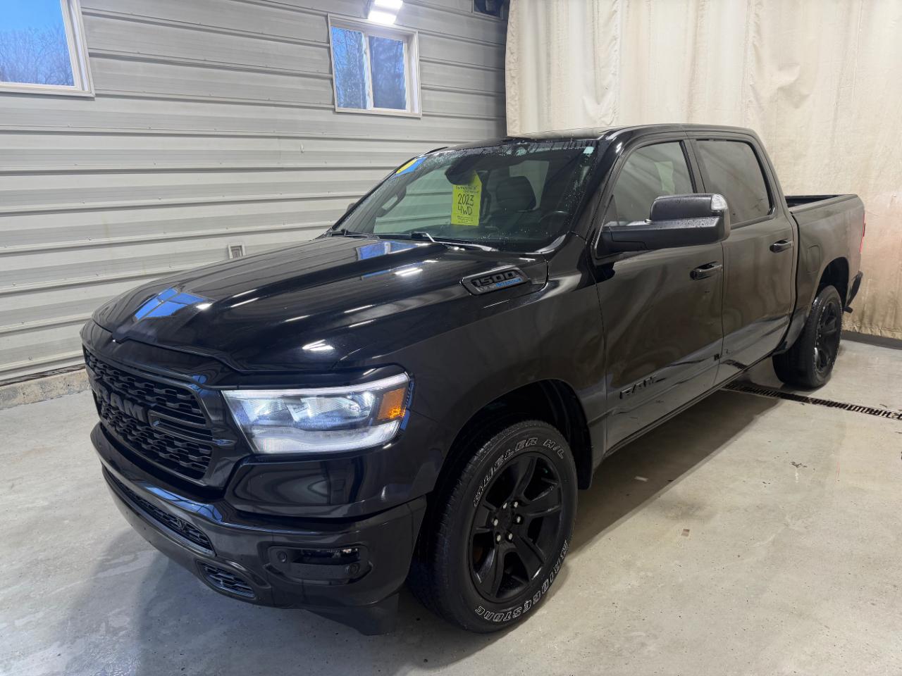 RAM 1500 Big Horn 4x4 Crew Cab 5'7" Box 2023