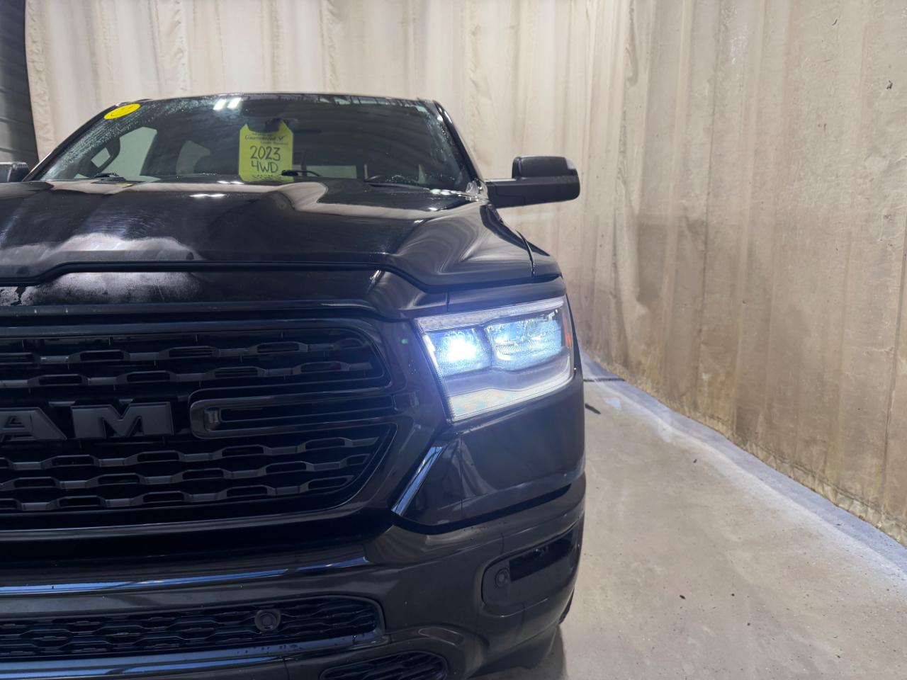 RAM 1500 Big Horn 4x4 Crew Cab 5'7" Box 2023