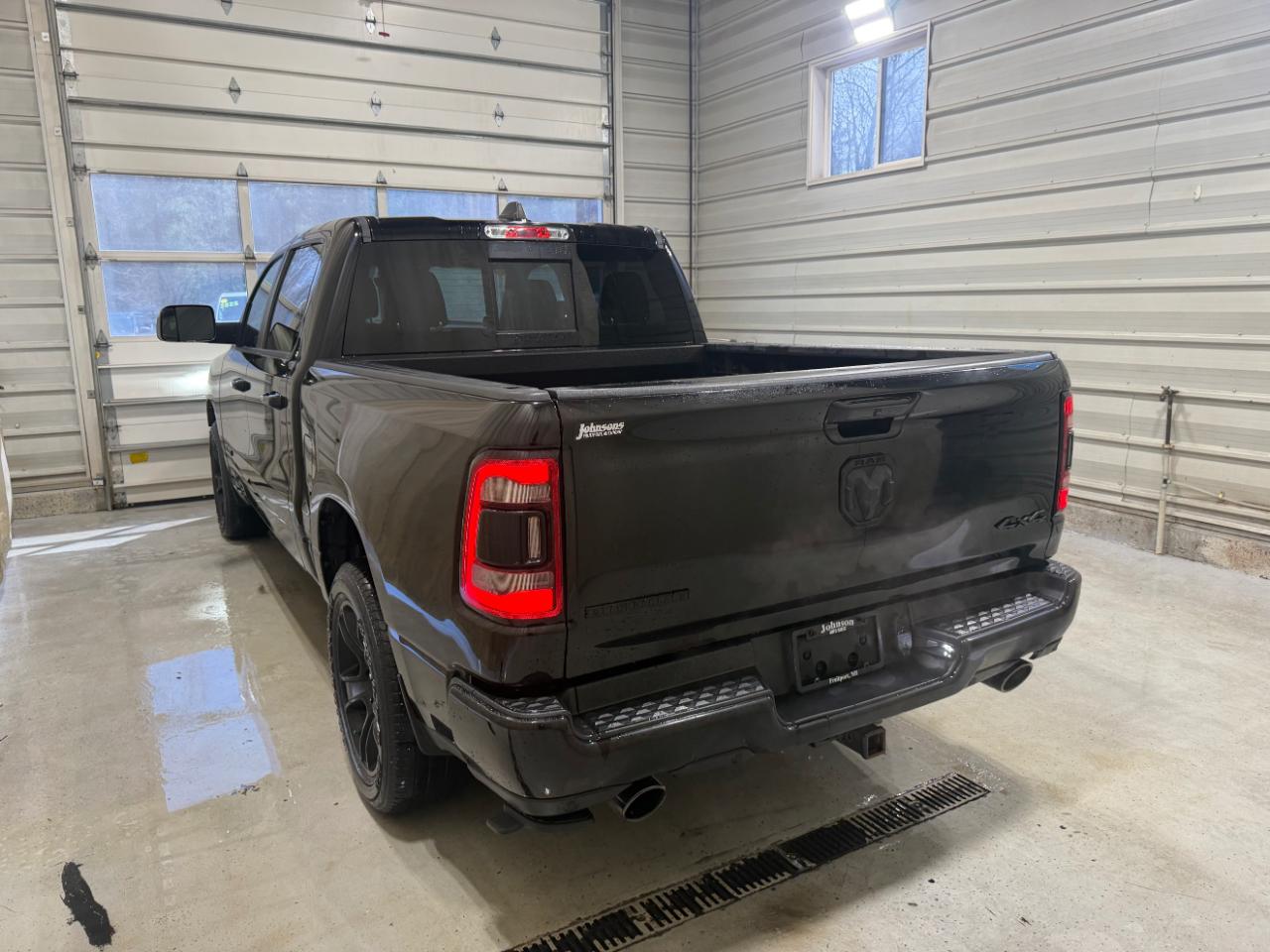 RAM 1500 Big Horn 4x4 Crew Cab 5'7" Box 2023