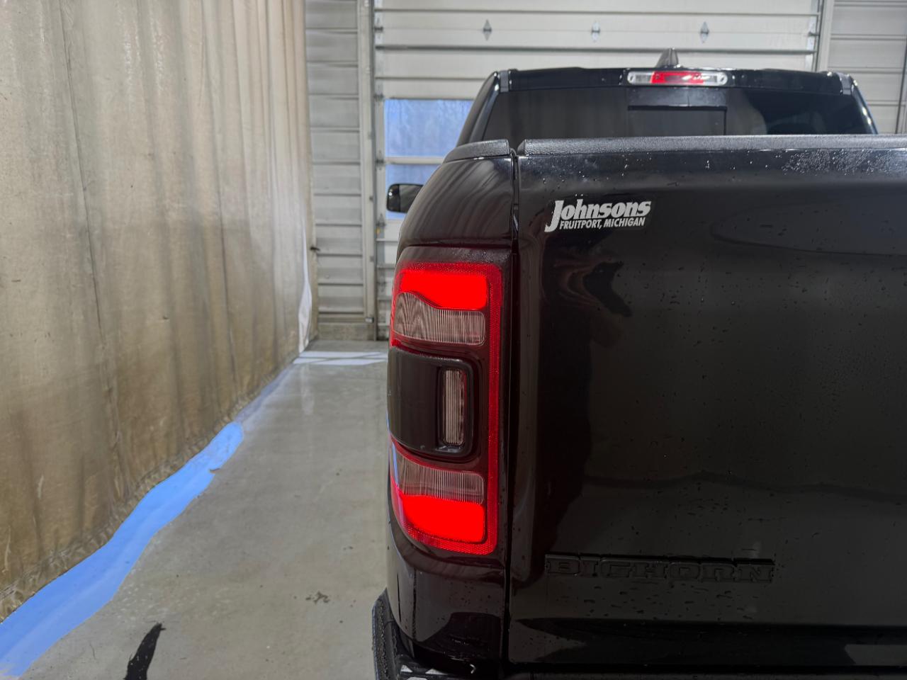 RAM 1500 Big Horn 4x4 Crew Cab 5'7" Box 2023