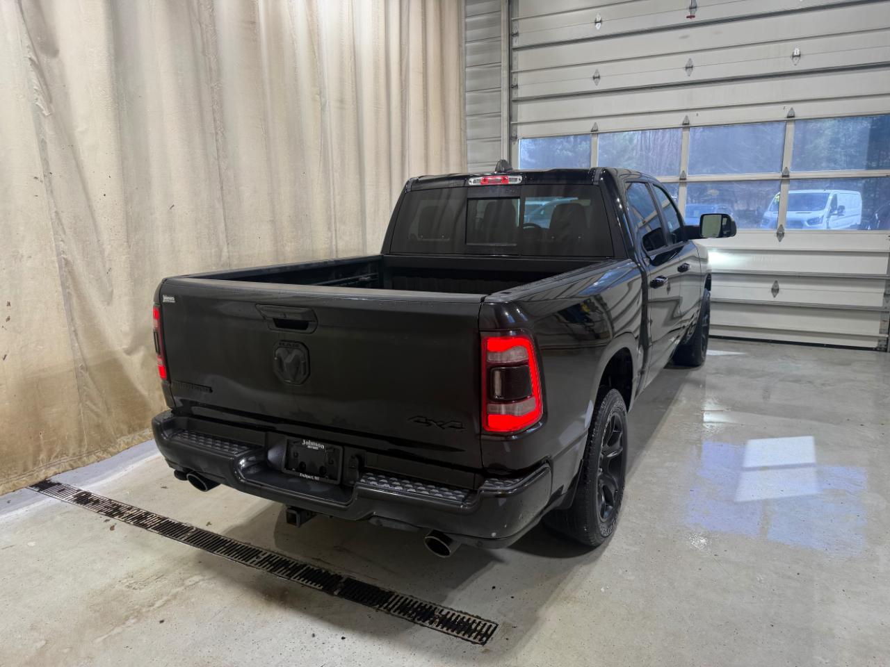 RAM 1500 Big Horn 4x4 Crew Cab 5'7" Box 2023
