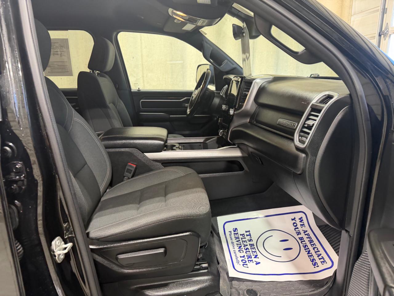 RAM 1500 Big Horn 4x4 Crew Cab 5'7" Box 2023