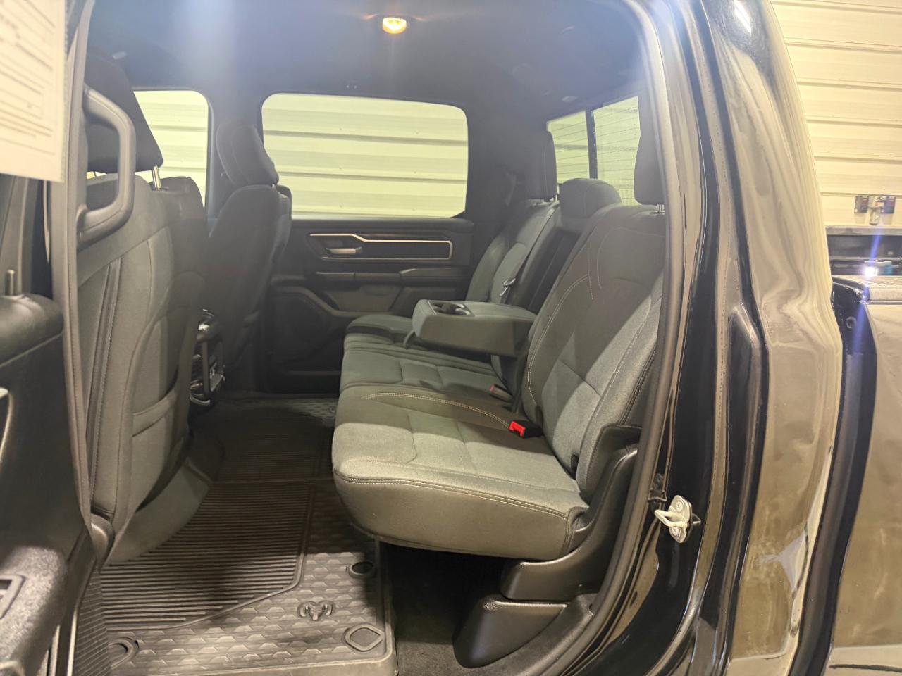 RAM 1500 Big Horn 4x4 Crew Cab 5'7" Box 2023