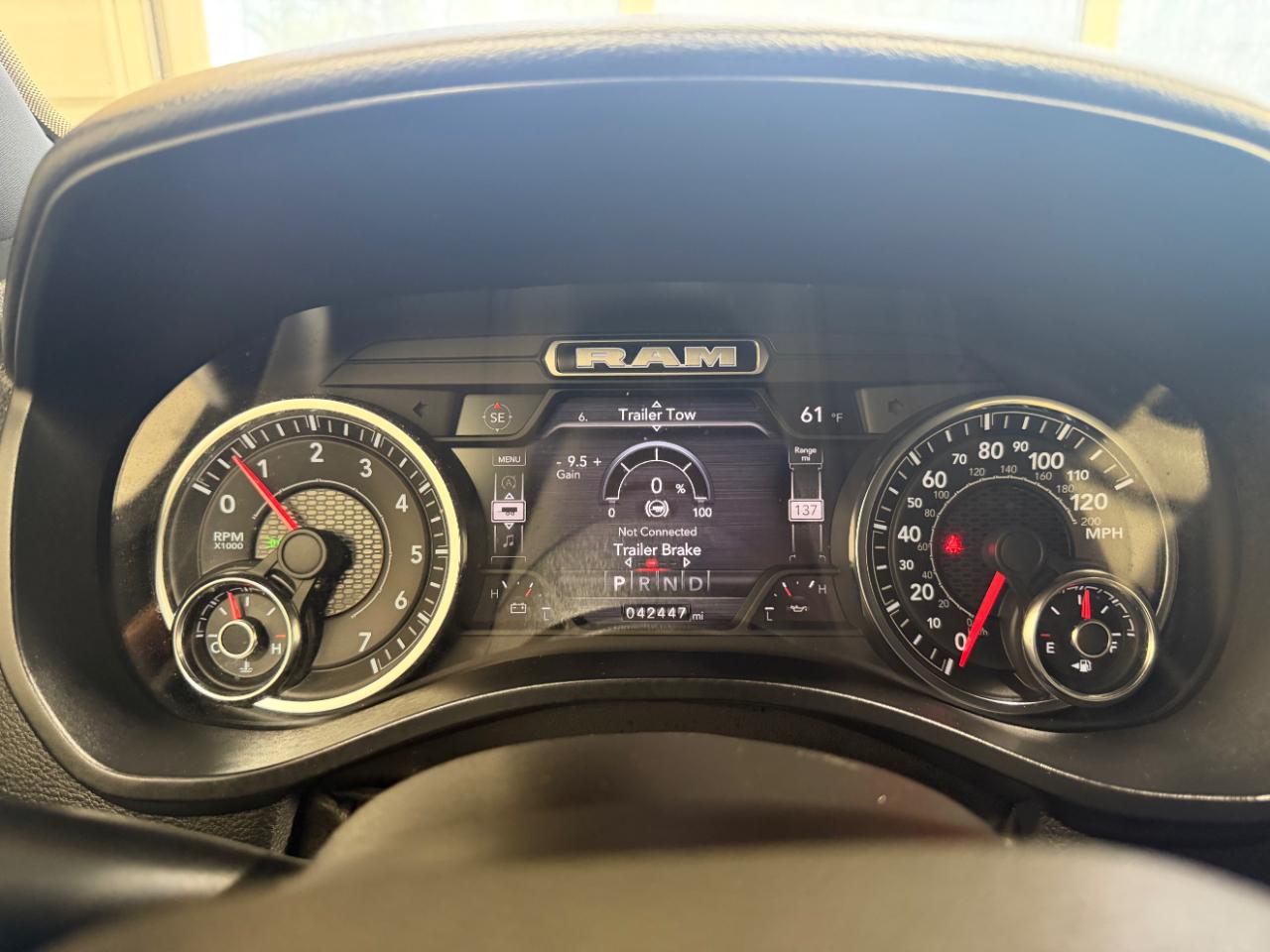 RAM 1500 Big Horn 4x4 Crew Cab 5'7" Box 2023