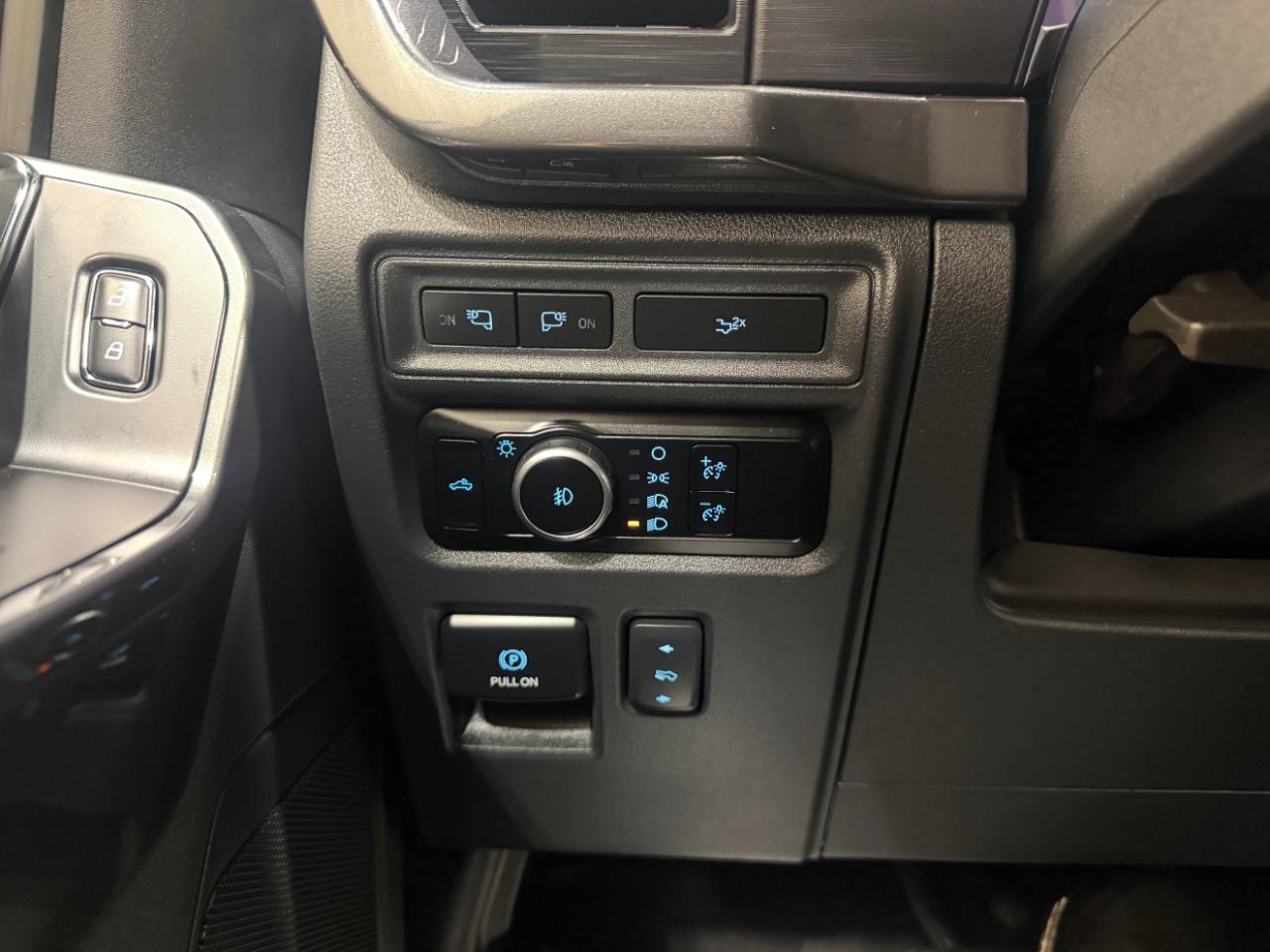 Ford F-150 XLT 4WD SuperCrew 5.5' Box 2023