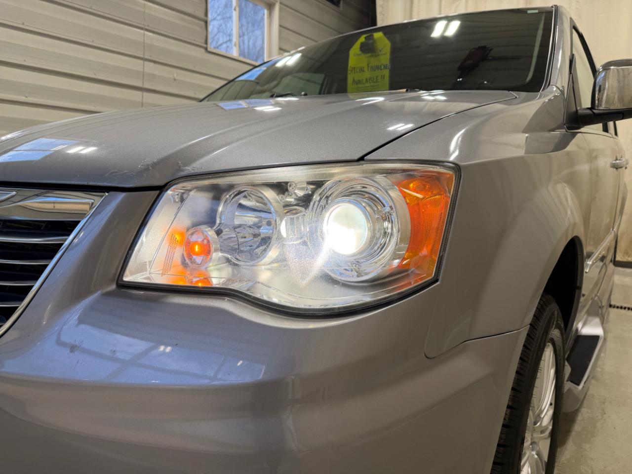 Chrysler Town & Country 4dr Wgn Limited 2014