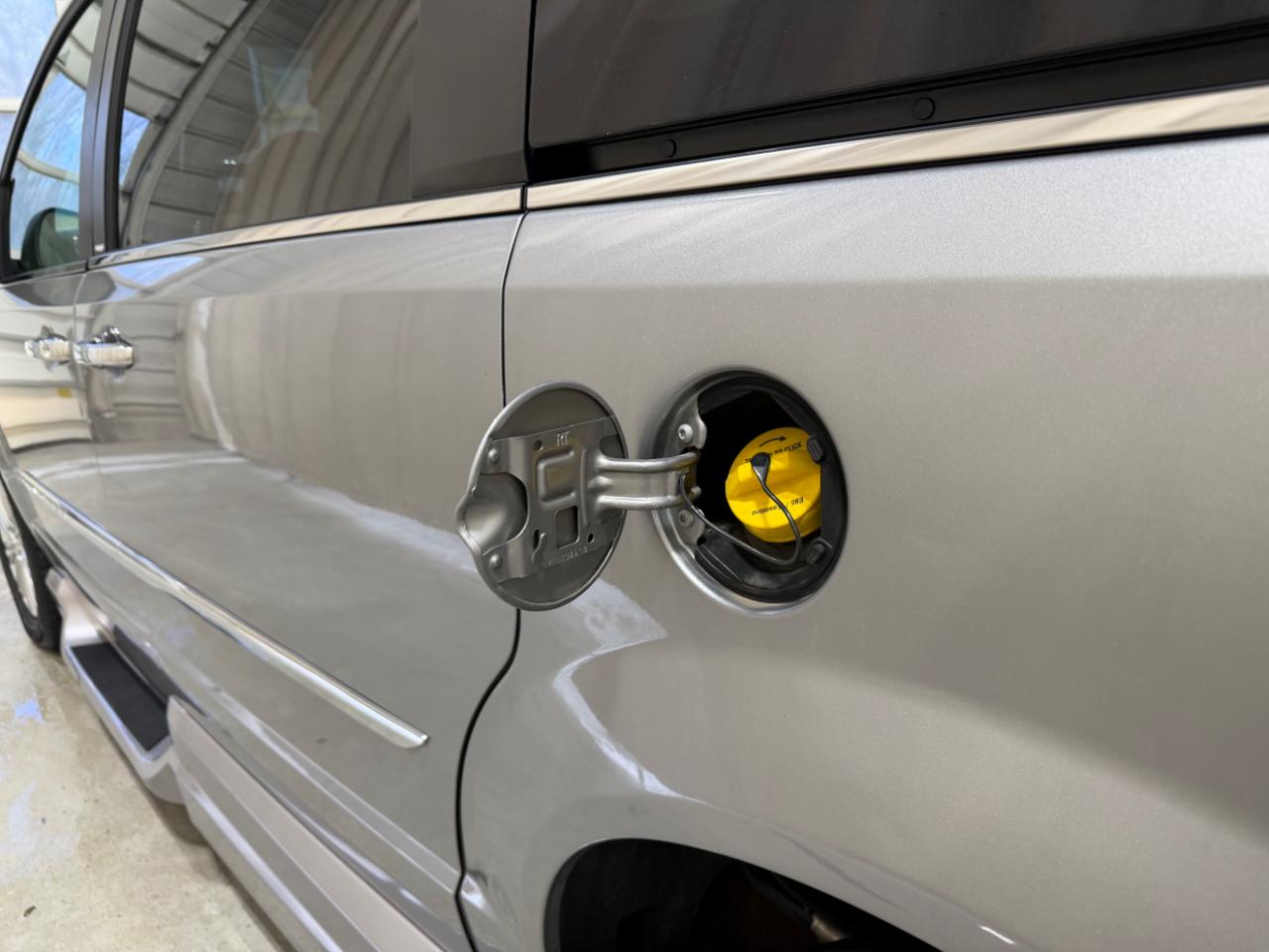 Chrysler Town & Country 4dr Wgn Limited 2014