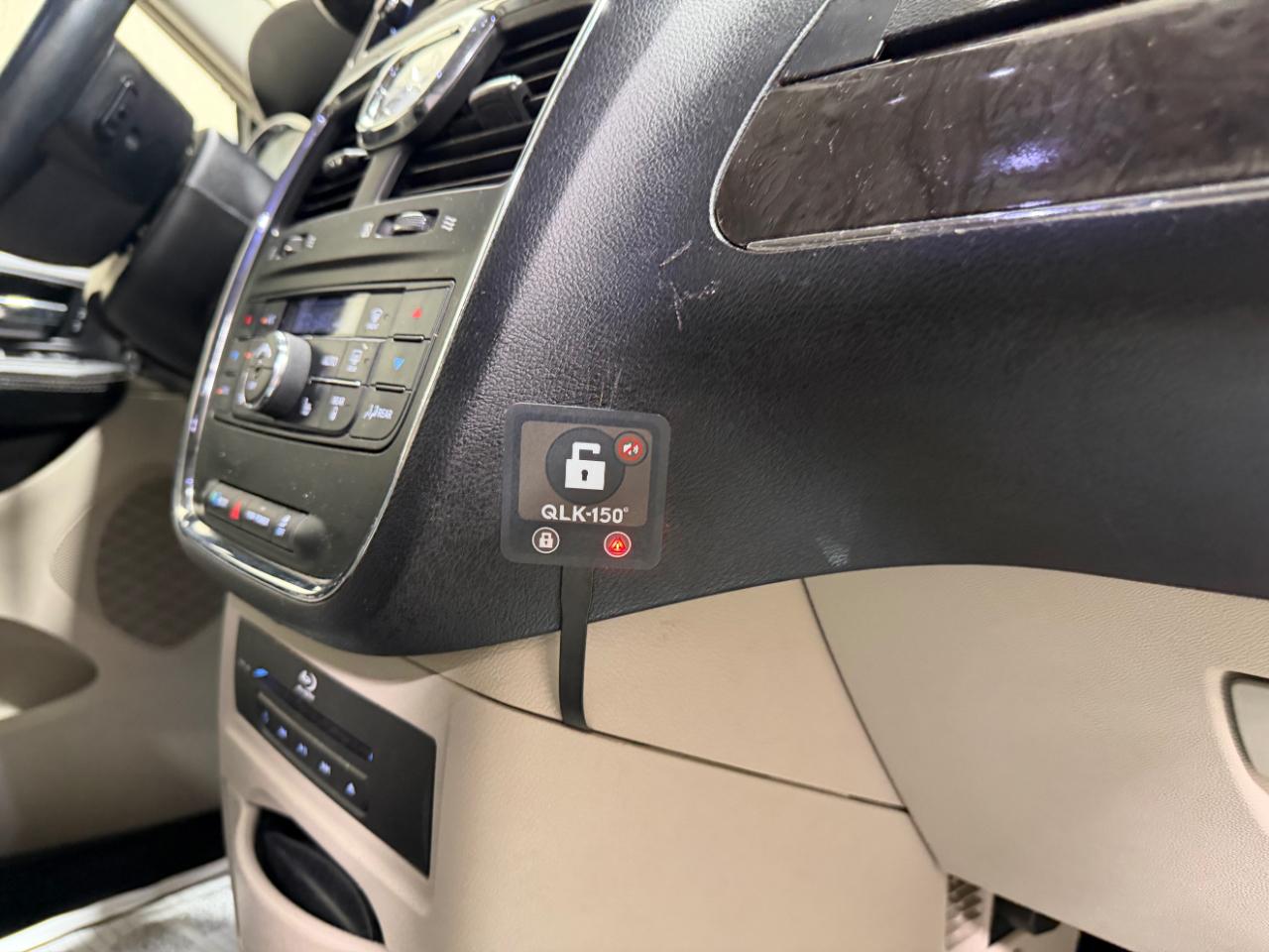 Chrysler Town & Country 4dr Wgn Limited 2014