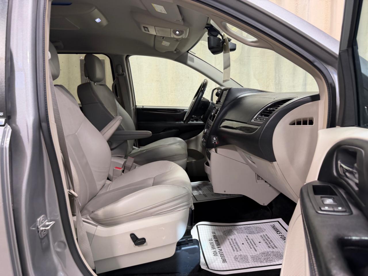 Chrysler Town & Country 4dr Wgn Limited 2014