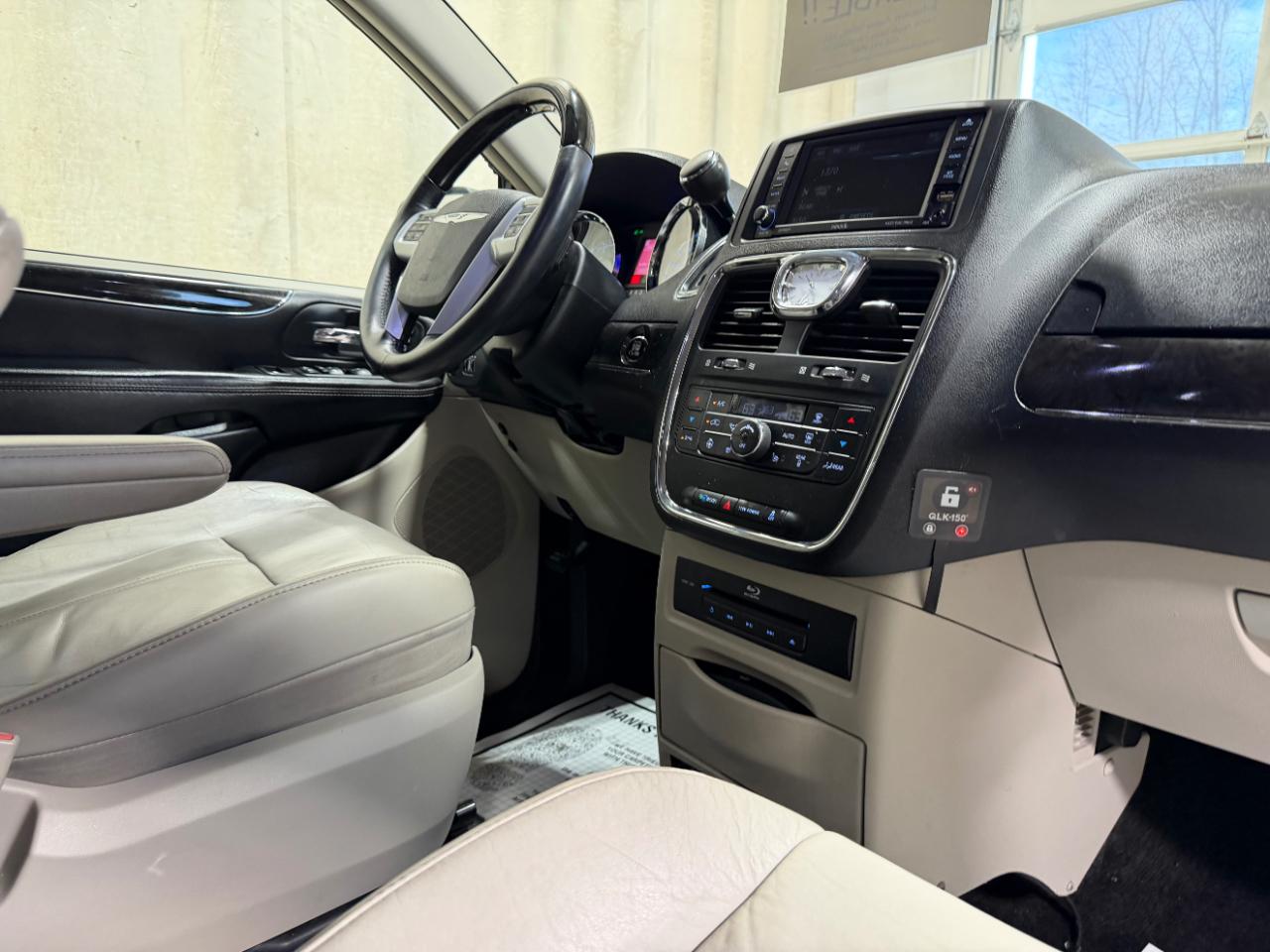 Chrysler Town & Country 4dr Wgn Limited 2014