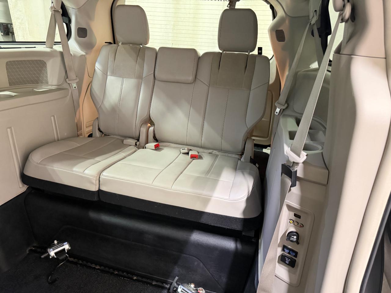 Chrysler Town & Country 4dr Wgn Limited 2014