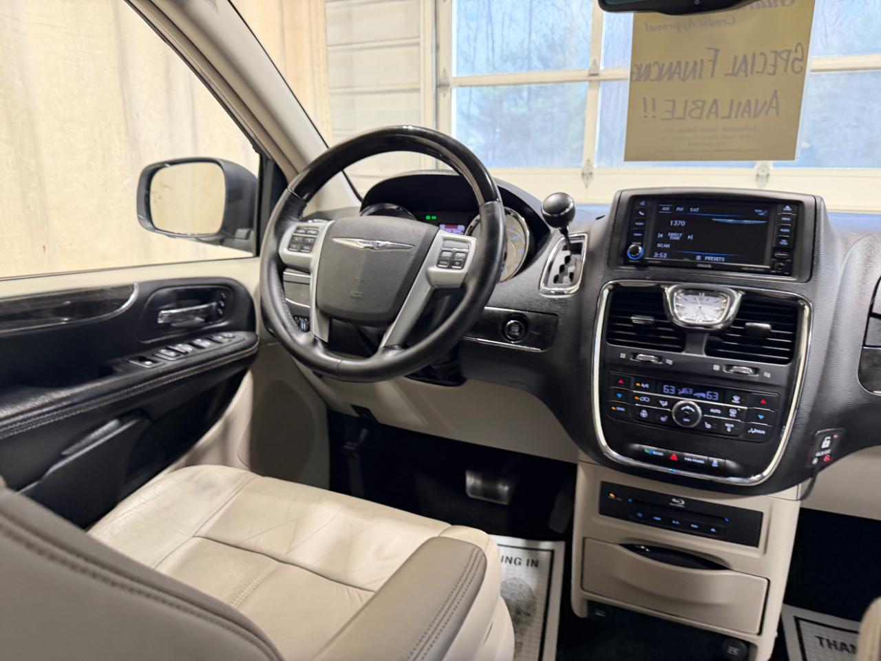 Chrysler Town & Country 4dr Wgn Limited 2014
