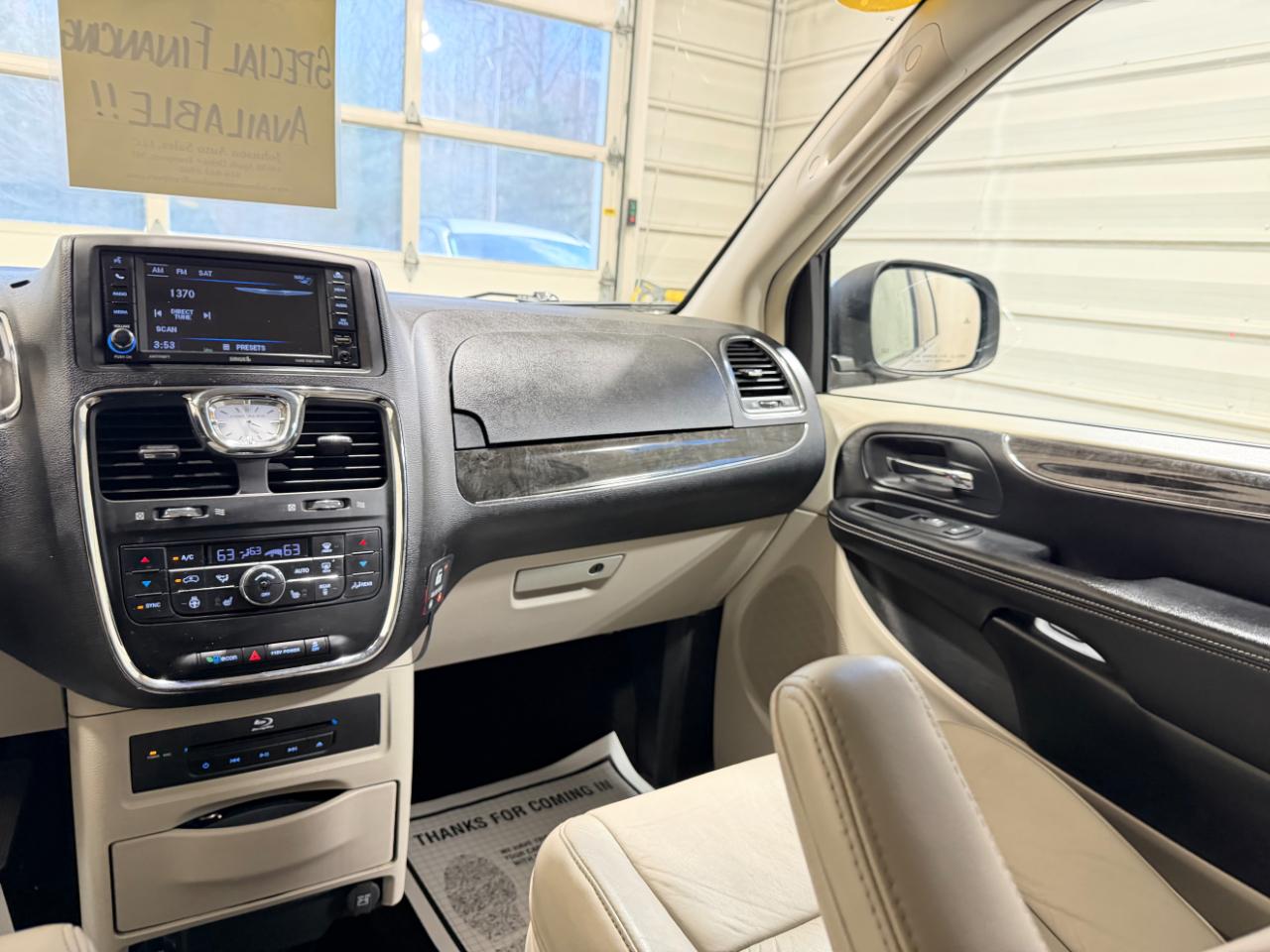 Chrysler Town & Country 4dr Wgn Limited 2014