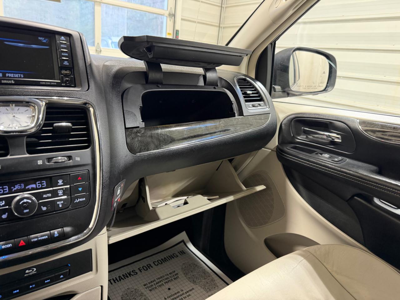 Chrysler Town & Country 4dr Wgn Limited 2014