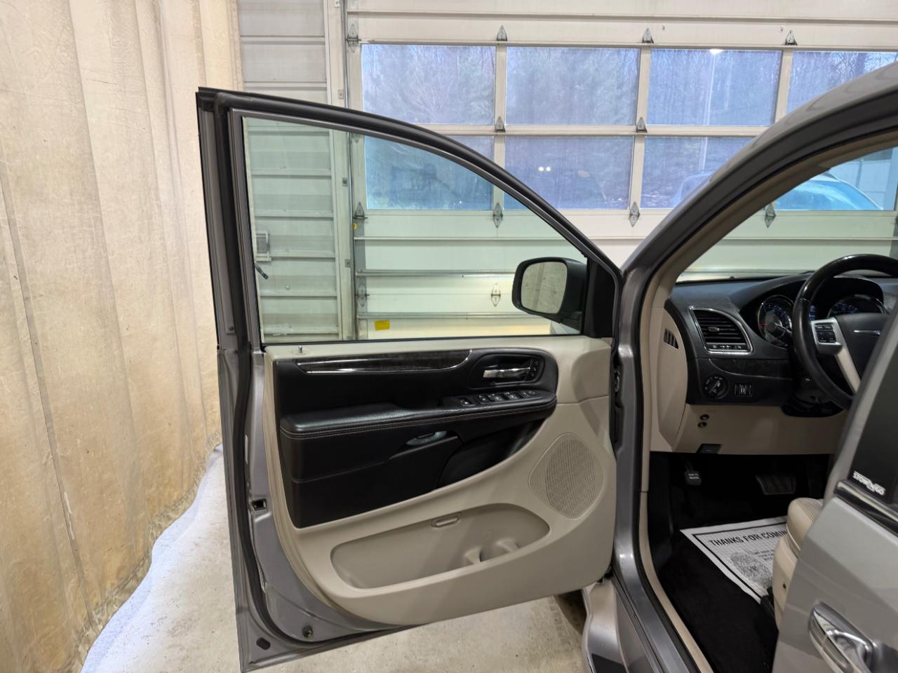 Chrysler Town & Country 4dr Wgn Limited 2014