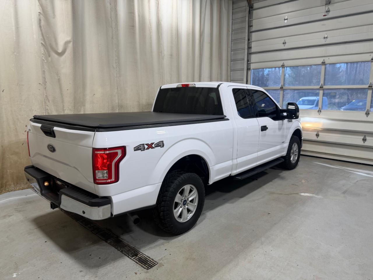 Ford F-150 4WD SuperCab 145" XLT 2016