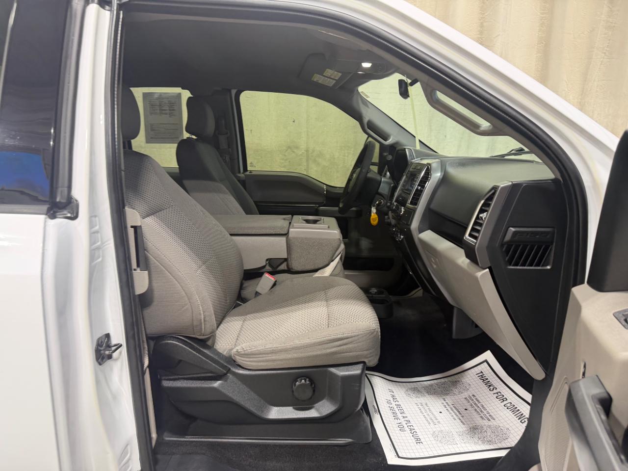 Ford F-150 4WD SuperCab 145" XLT 2016